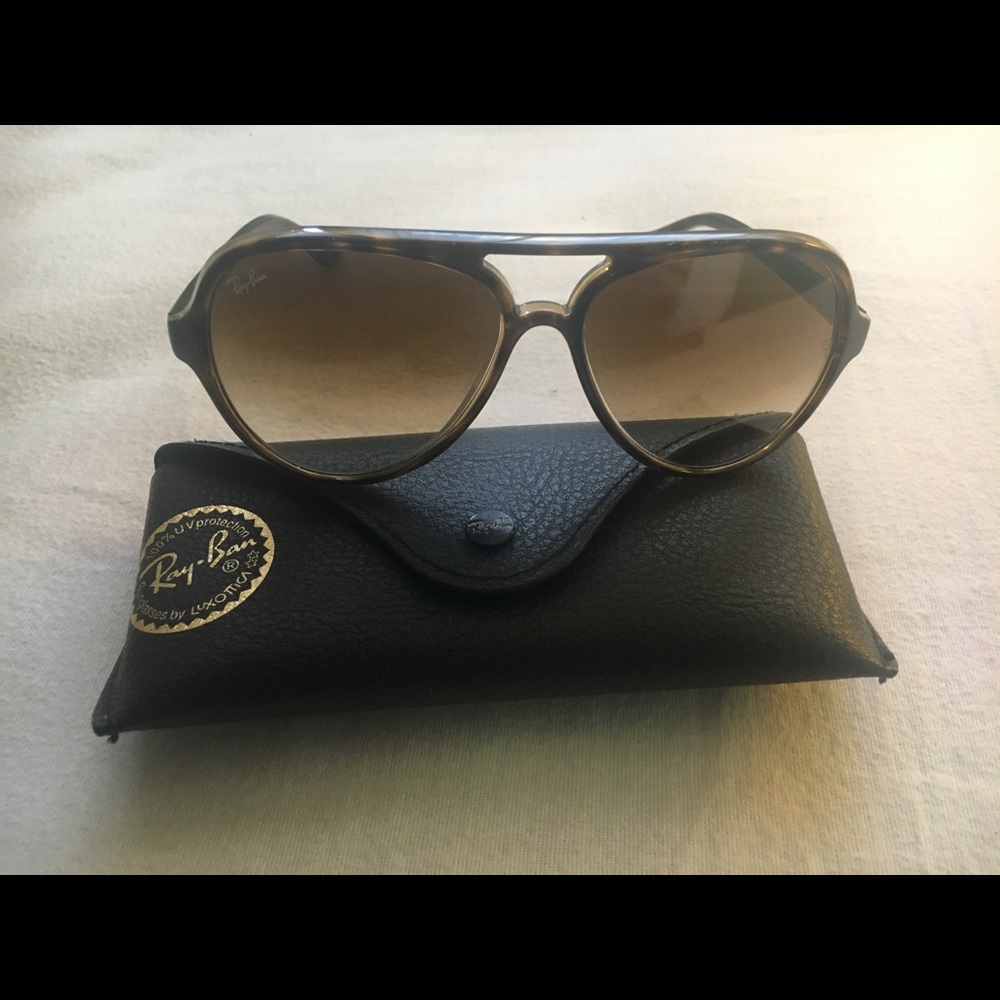 Raybans cat 5000